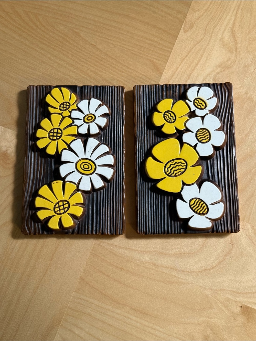Set of 2 Vintage Chalkware MCM Daisy Wall Hanging Decor by Miller Studios c1972